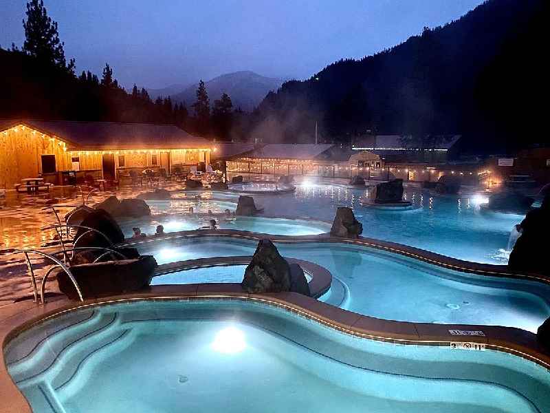 Are Esalen hot springs open