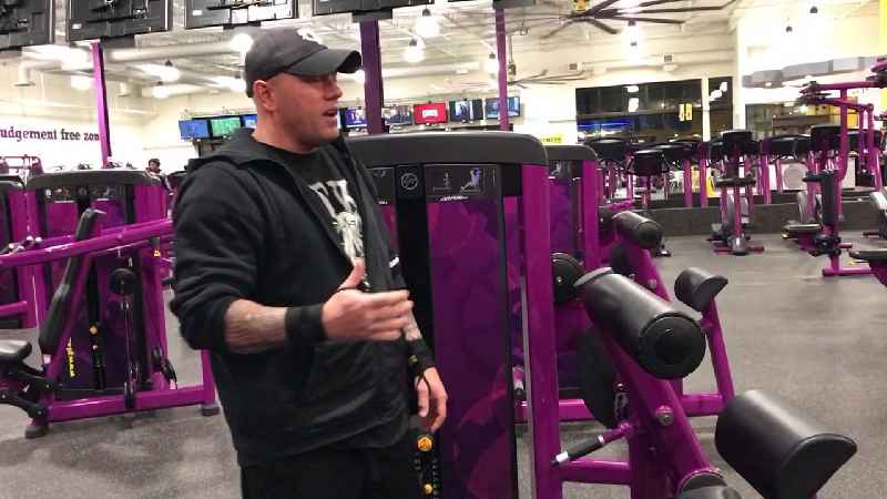 Are lockers free at Planet Fitness