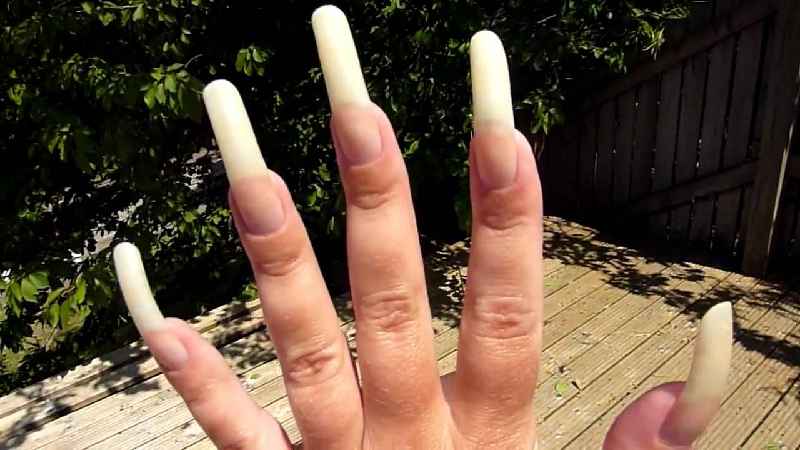 Are Long nails unprofessional