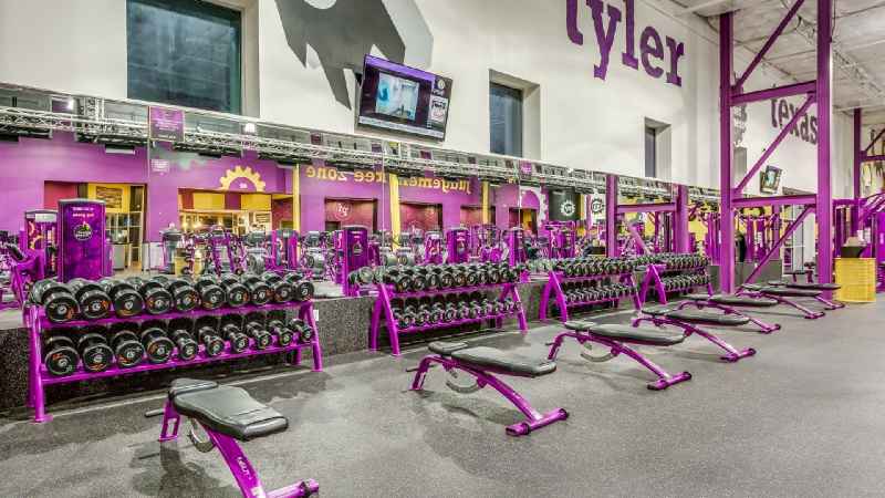Are there free weights at Planet Fitness