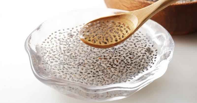 Can I soak chia seeds in hot water