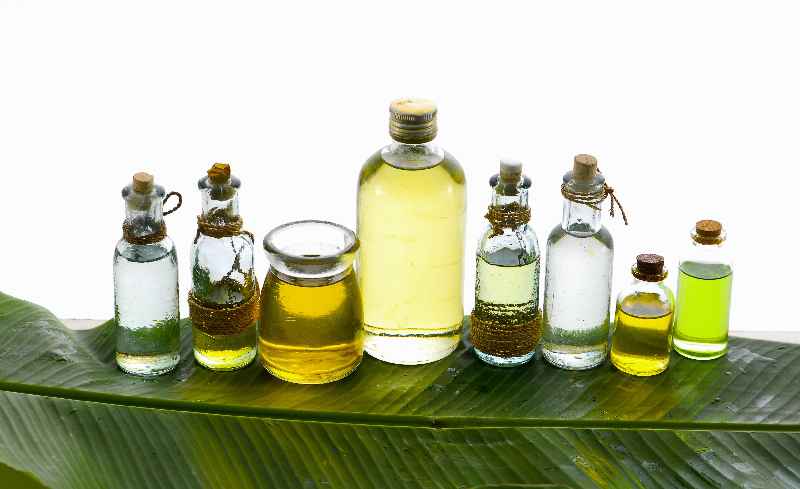 Can you mix fragrance oils with essential oils