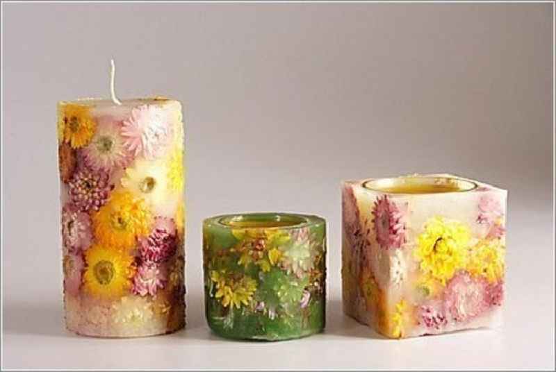 Can you put dried flowers in candles