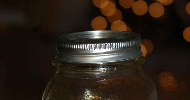 Can you use vanilla extract to scent candles