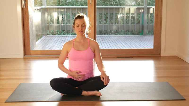 Do hips stay wider after pregnancy