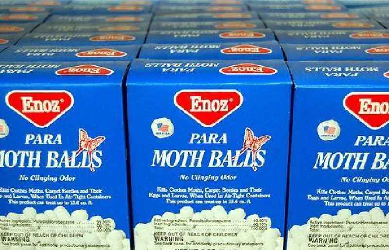 Do moth balls keep cats away