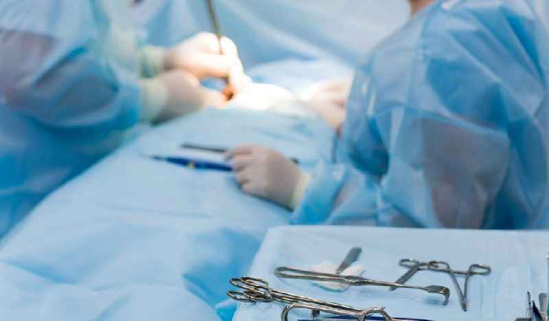 Do surgeons pee during surgery
