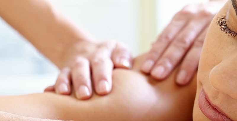 Do you tip a massage therapist at a spa