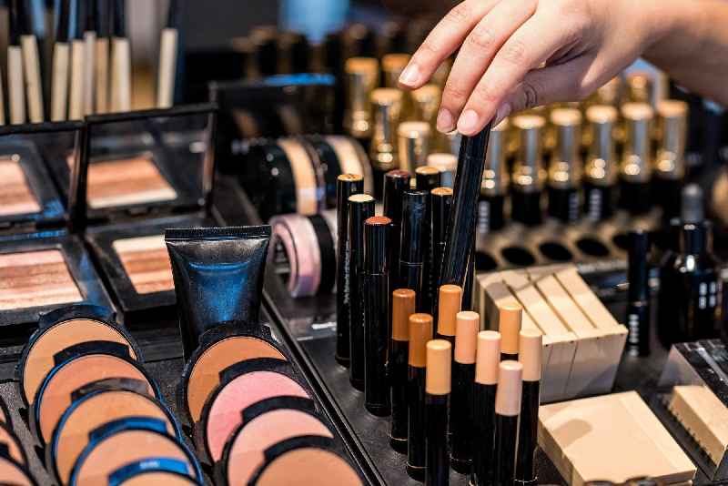 Do you tip Sephora makeup artist