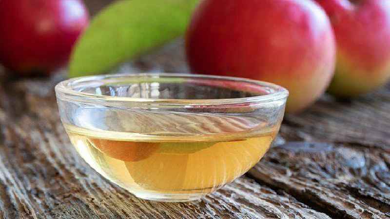 Does apple cider vinegar make urine dark