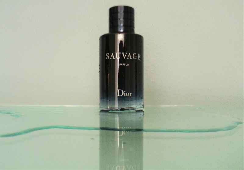 Does Dior Sauvage have ambergris