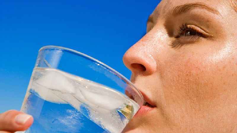 Does drinking water reduce pimples