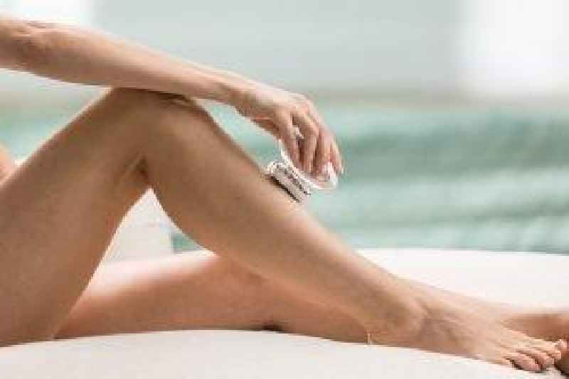 Does flawless hair removal shave or pull hair