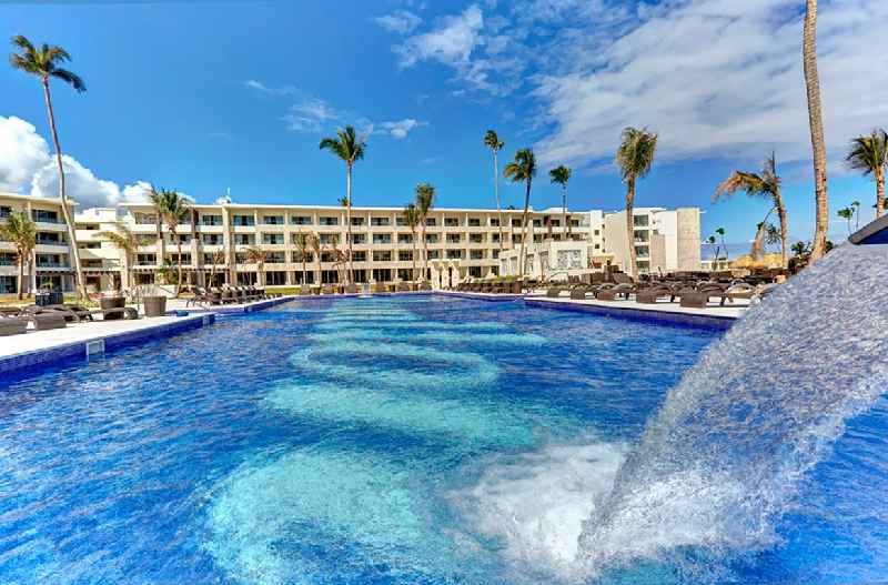 Does Grand Palladium Jamaica have a lazy river