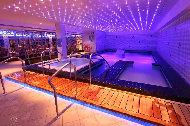 Does NCL Bliss have a thermal spa