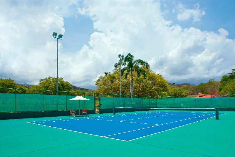 Does Paradisus Cancun have tennis courts