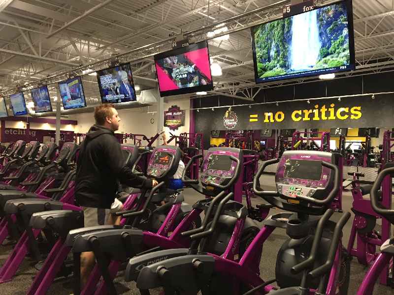 Does Planet Fitness Equipment weigh you