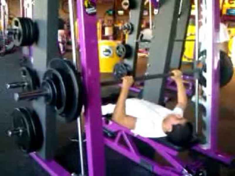 Does planet fitness have a Smith Machine