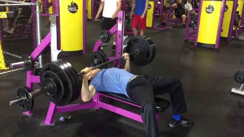Does Planet Fitness have free weights