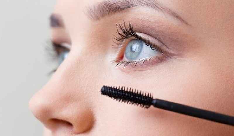 Does thrive mascara make your eyelashes fall out