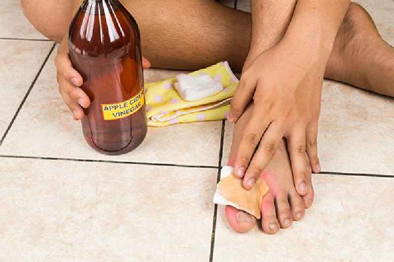 Does vinegar help ingrown toenails