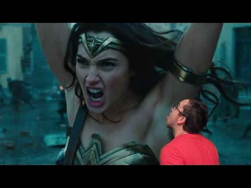 Does Wonder Woman have armpit hair