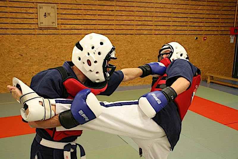 How can you reduce the risk of injury in mixed martial arts