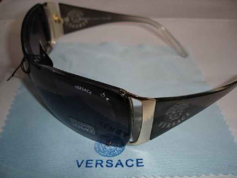 How can you tell real Versace Eros
