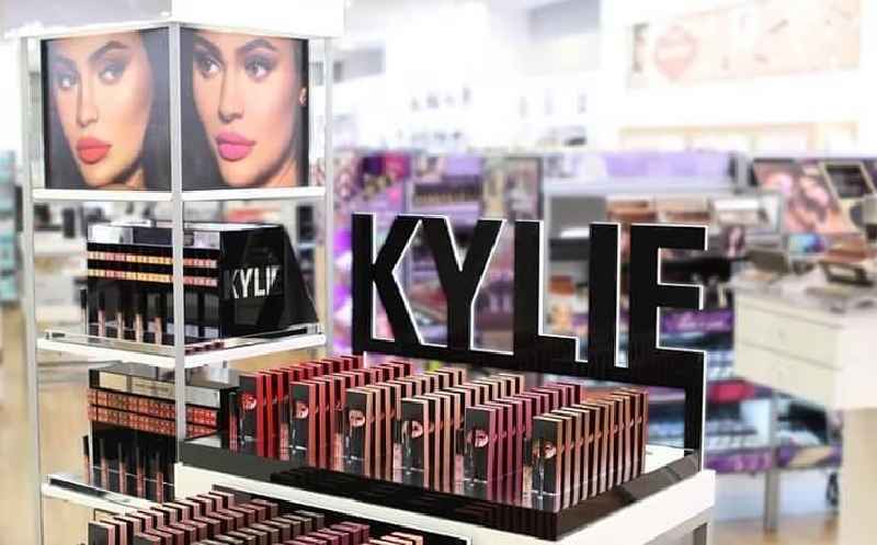 How did Kylie Jenner start her business