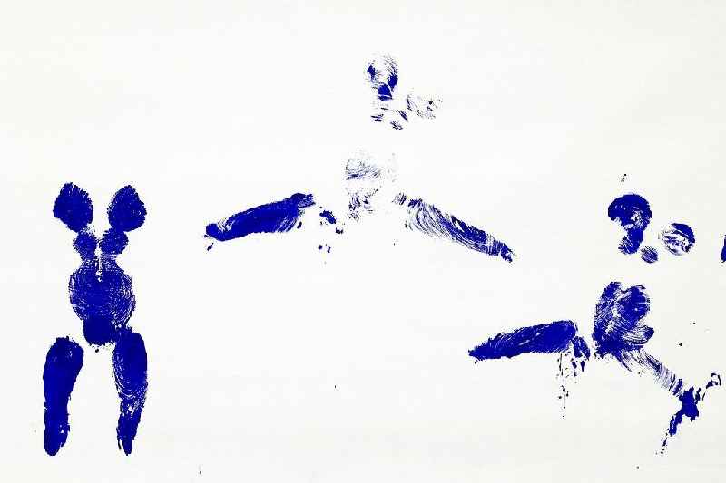 How did Yves Klein paint