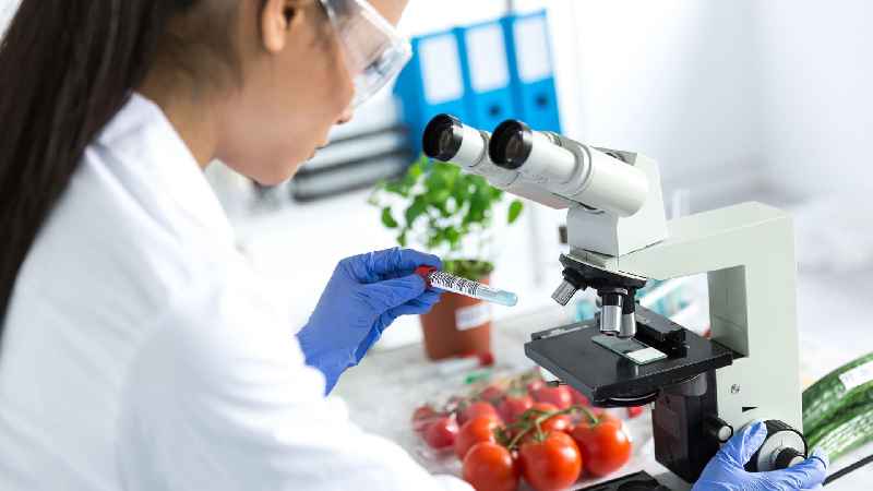 How do you become a nutrition scientist
