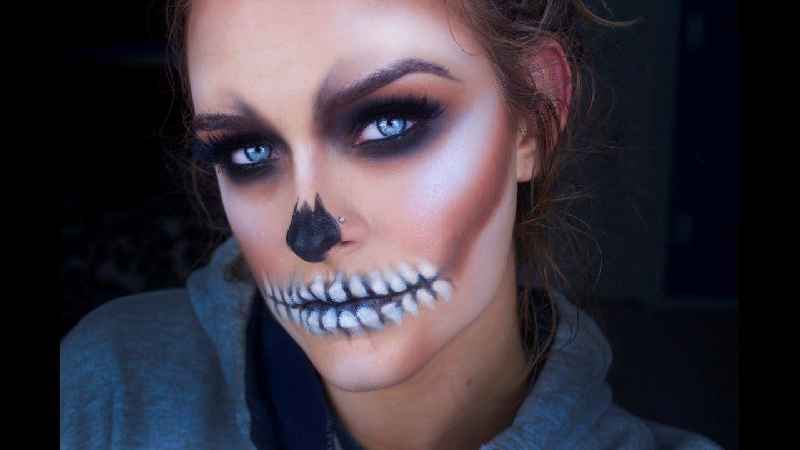 How do you do sugar skull makeup