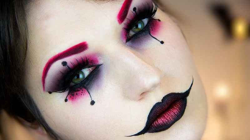 how-to-make-hallowern-face-paint-at-home-with-regular-make-up