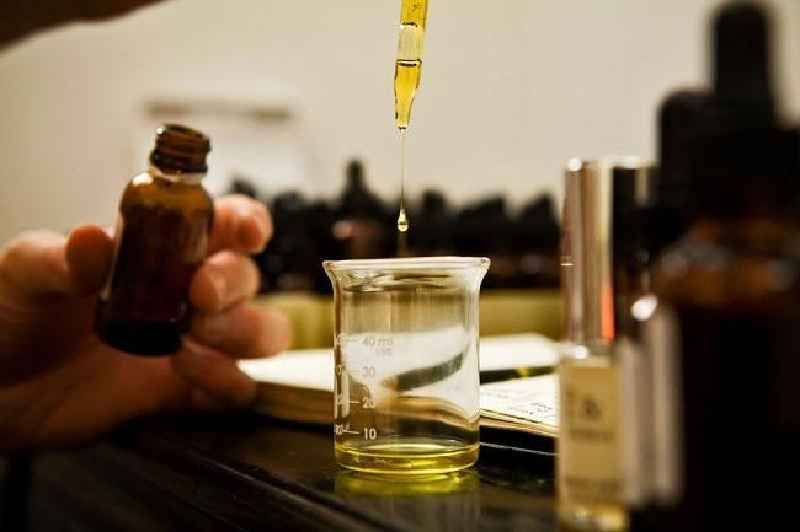 How do you make fragrance oils