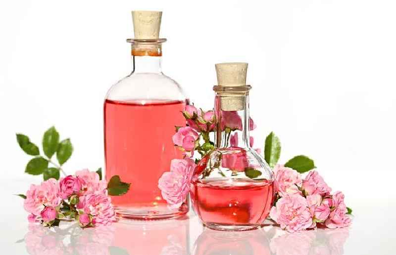 How do you make rose water perfume