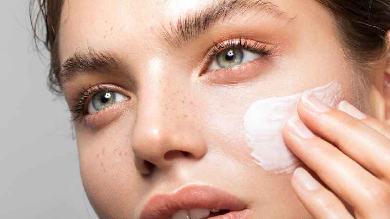 How do you moisturize your face overnight
