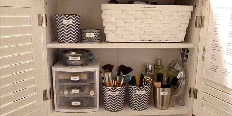 How do you organize toiletries in a bedroom