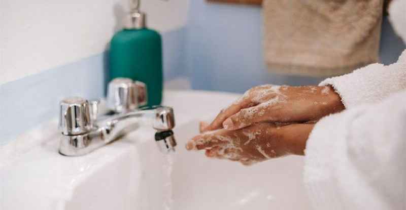 How do you practice personal hygiene in the workplace