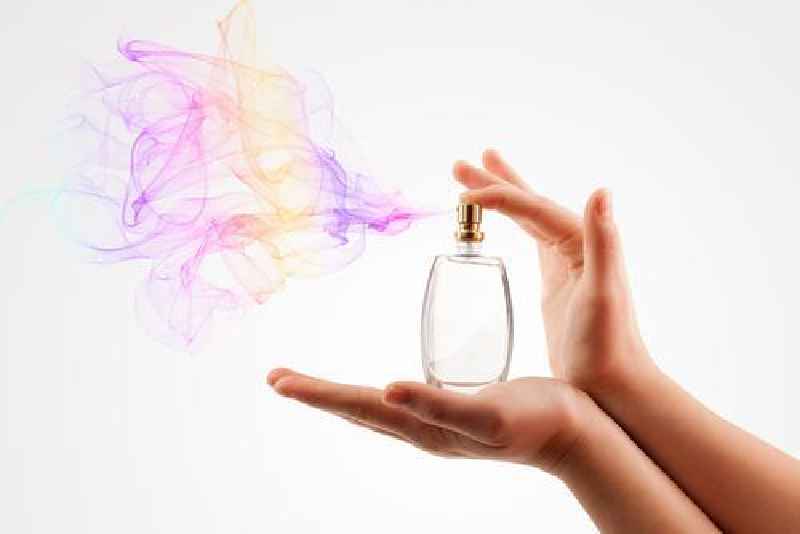 How do you prolong perfume smell