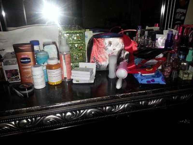 How do you store perfume on a dresser