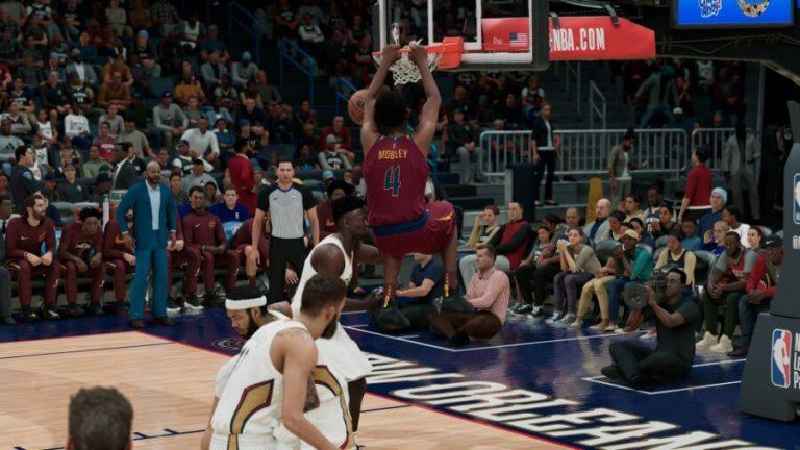 How do you trigger a standing dunk in 2K21