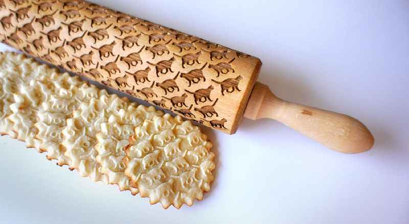 How do you use a wood roller massager