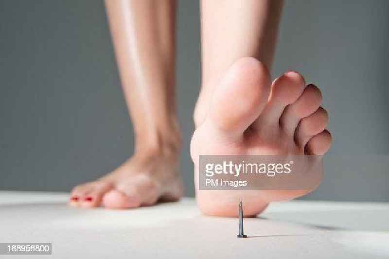 How do you use an electric nail on feet