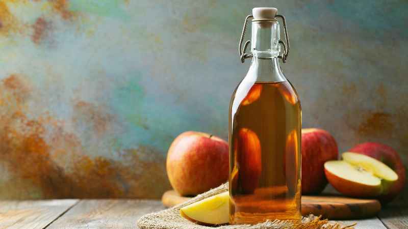 How does apple cider vinegar help dark circles