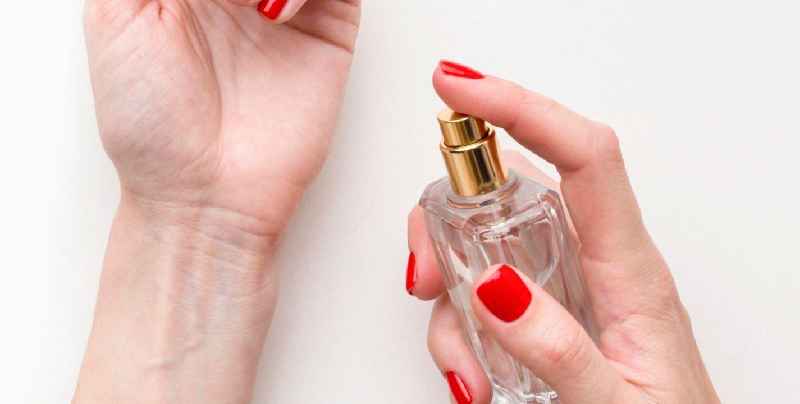 How long does perfume smell last on skin