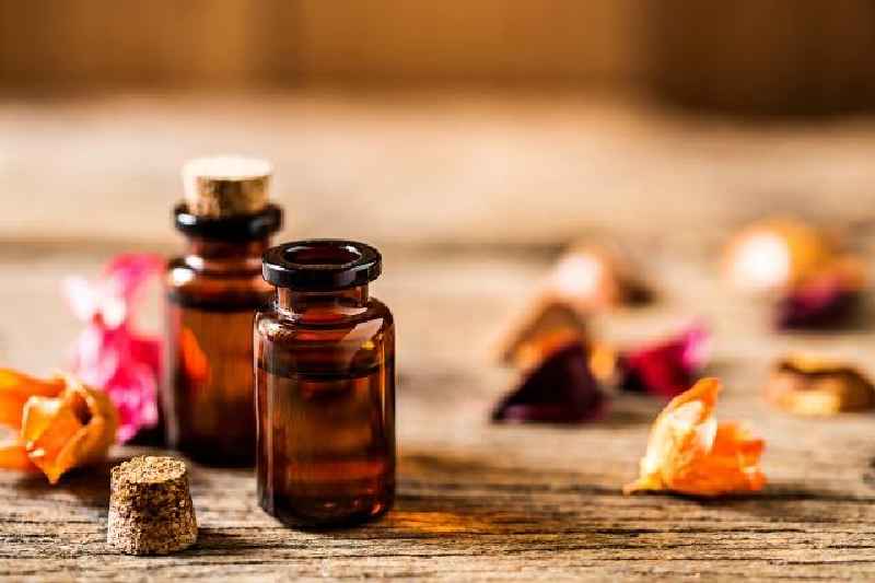 How many drops of essential oil are in a 100ml bottle