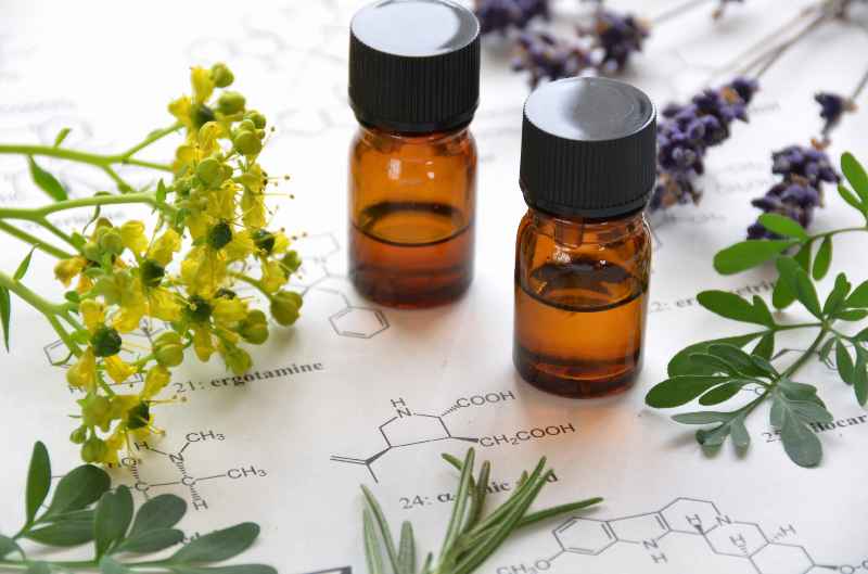 How many drops of essential oil is 4 oz