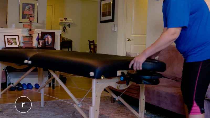 How many hours a week should a massage therapist work
