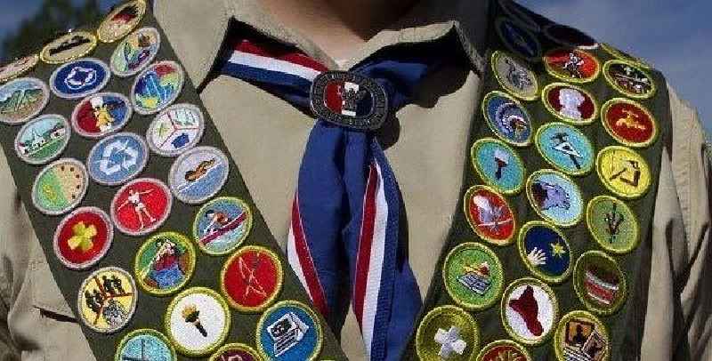 How many merit badges can fit on a sash