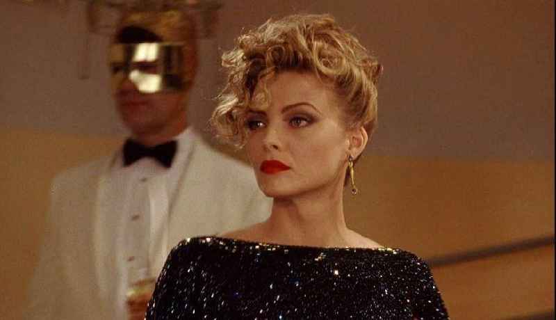 How much did Michelle Pfeiffer make in Batman Returns